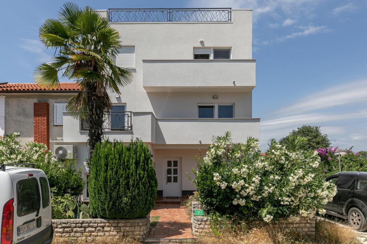 Apartments Korana Пула Екстериор снимка